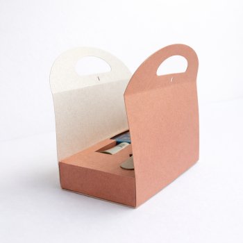 Estojo com Esmalte e Lixa de unha